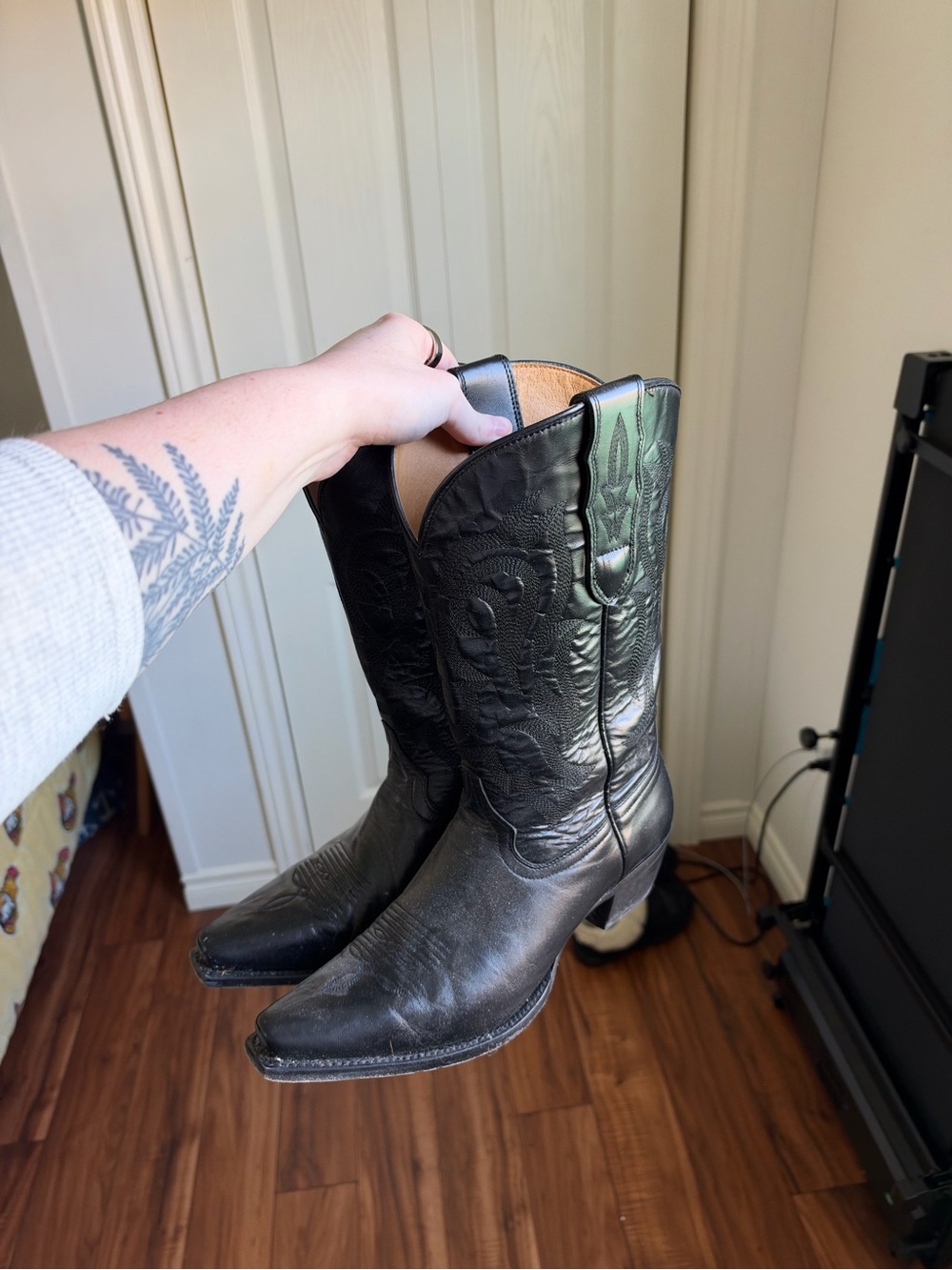Shyanne Black Western Embroidered Leather Cowboy Boots - Women's